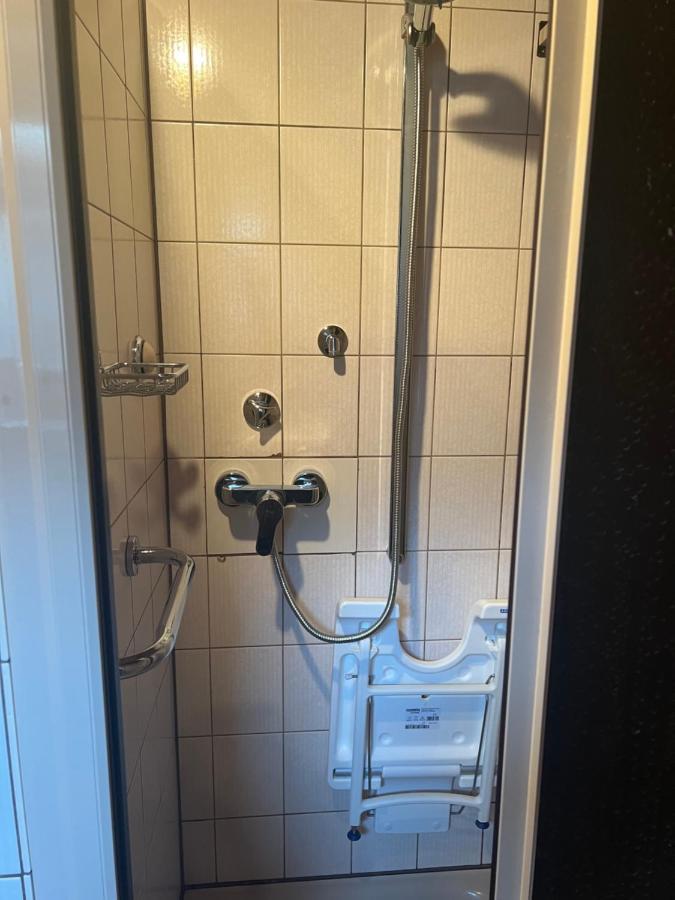 Ferienwohnungjahrsfeld Strassenhaus Exteriör bild