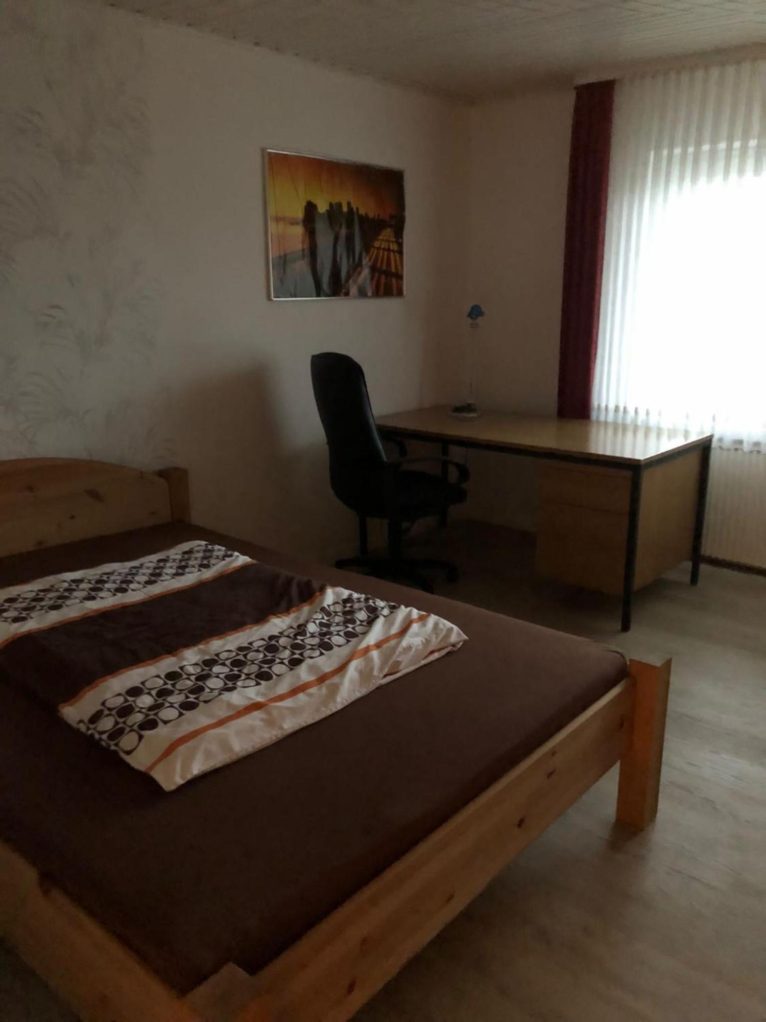 Ferienwohnungjahrsfeld Strassenhaus Exteriör bild