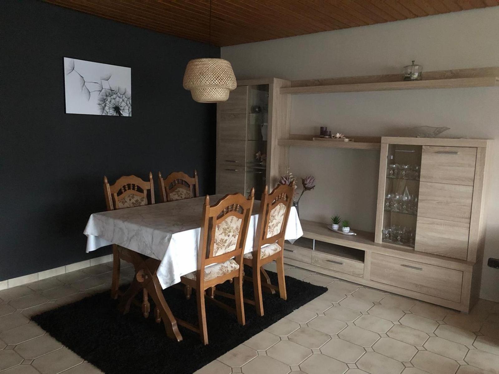 Ferienwohnungjahrsfeld Strassenhaus Exteriör bild